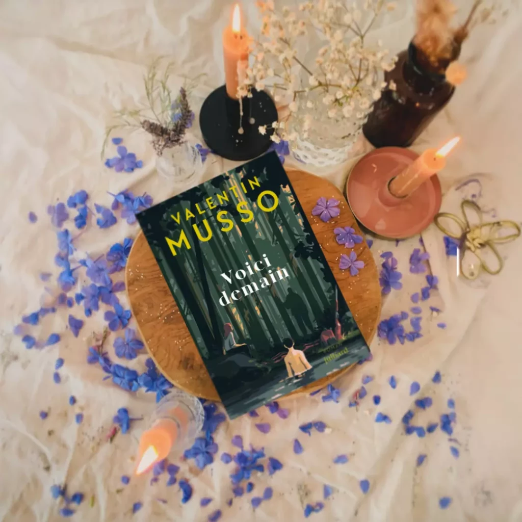 Couverture du roman Voici demain de Valentin Musso pour avis sur le roman